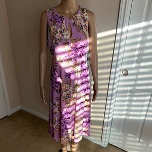 NWT London Times Lavender Floral Sleeveless Midi Dress  
Size 8